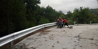 黔南热镀锌乡村公路波形护栏板